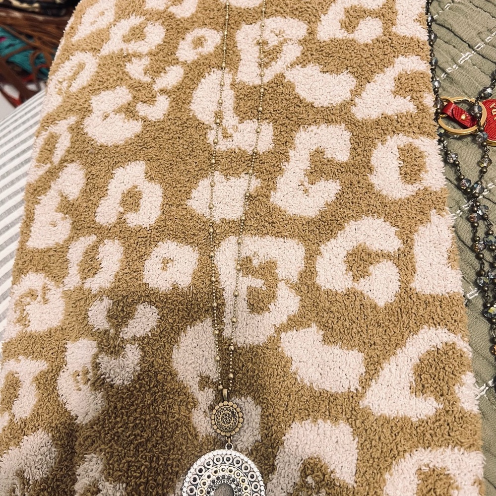 Gold Pendant Necklace